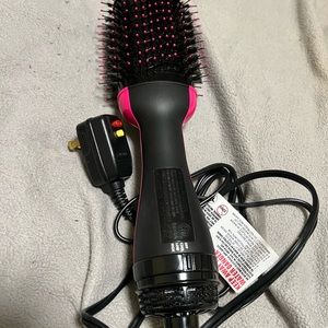 Revlon one-step volumizer brush